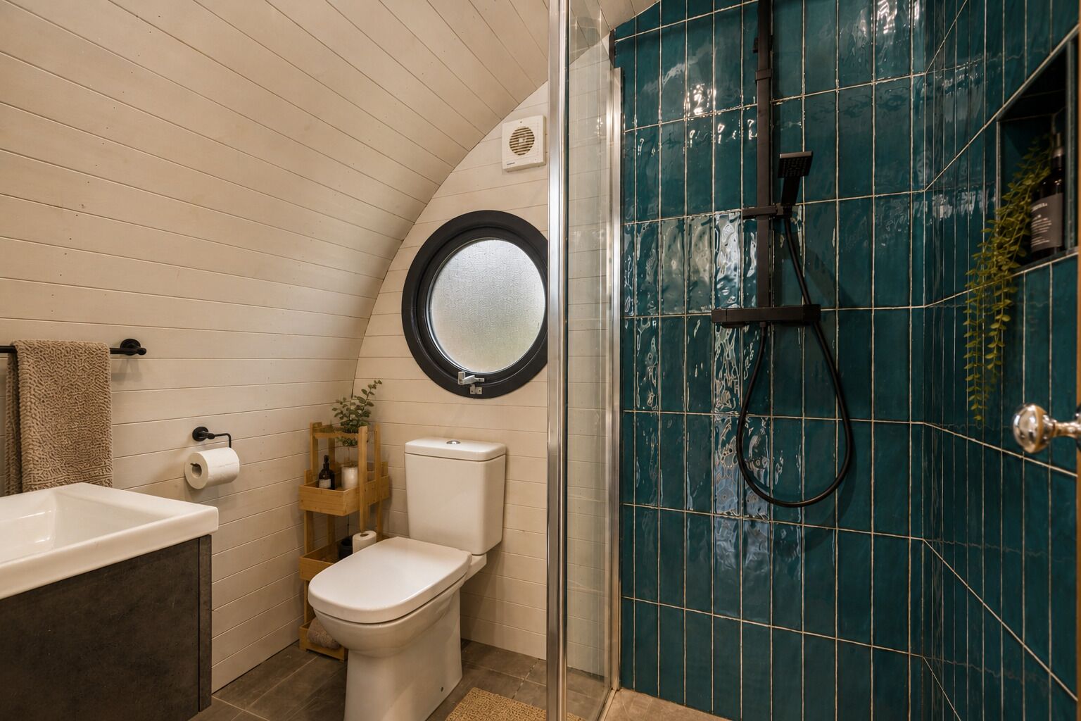 Cabin, Private Bathroom ((Max 2 Adults, 2 Child)) | Bathroom
