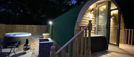 Chalet rustique, salle de bain privée ((Max 2 Adults, 2 Child)) | Extérieur