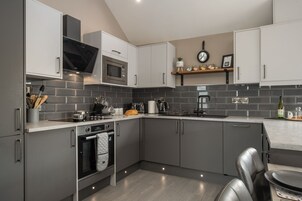 Cottage, Accessible, Private Bathroom | Shared kitchen | Highchair