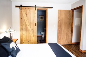 3 bedrooms, free WiFi, bed sheets