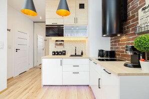 冷蔵庫、電子レンジ、コンロ、食器洗い機