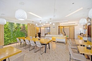 Ảnh chưa phân loại, 4 trong số 84 ảnh, nút