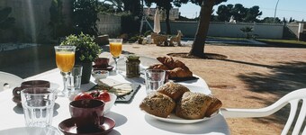 Las yucas rural house