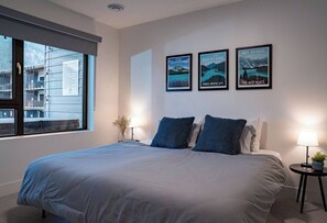 3 bedrooms, iron/ironing board, free WiFi, bed sheets - Stunning Pet-Friendly Condo with Expansive Mountain Views (Revelstoke)