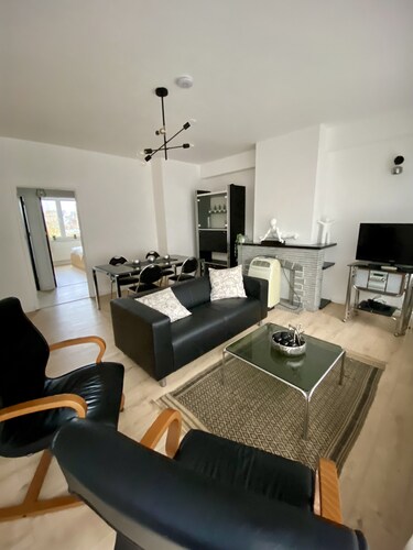 Large flat close to the centre - Ideal for families