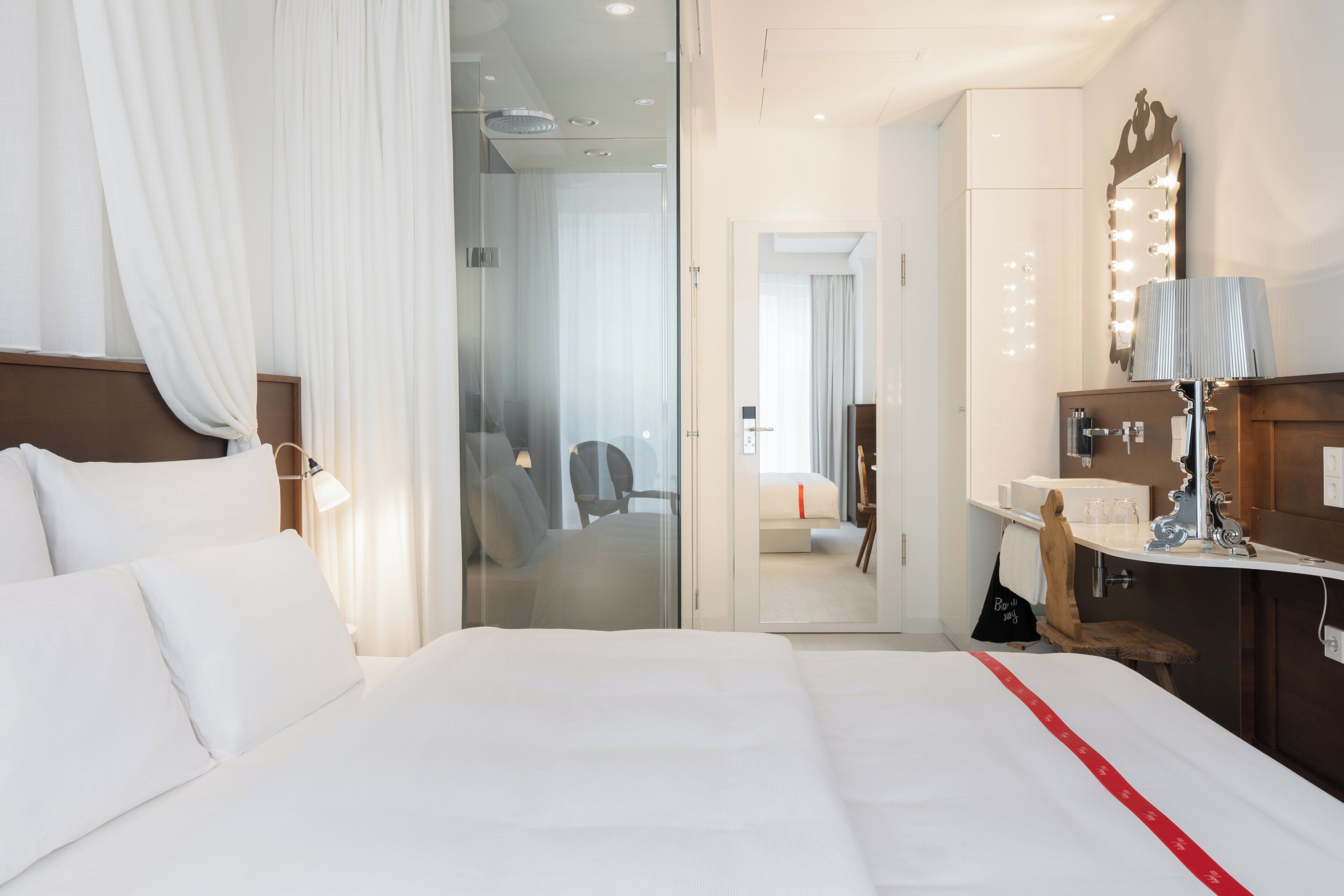 Premium bedding, in-room safe, desk, laptop workspace