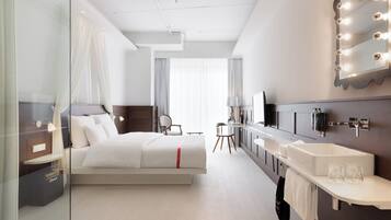 Loft, 1 Queen Bed (Loft Room) | Premium bedding, in-room safe, desk, laptop workspace