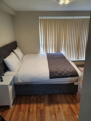 Apartment, Multiple Beds | 5 bedrooms, iron/ironing board, free WiFi, bed sheets - City Centre, Detached 10 Person Accommodation (Liverpool)