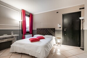 1 dormitori, planxa i posts de planxar, wifi gratuïta i roba de llit 