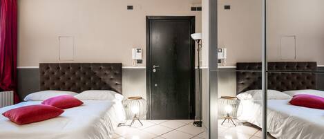 1 slaapkamer, een strijkplank/strijkijzer, gratis wifi, beddengoed