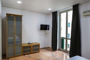Interior - Modern Apartment at Piazza del Gesù by Wonderful Italy (Napoli)