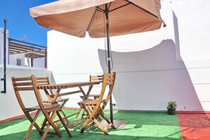 Outdoor dining - Apartment Geranio Rosa in Conil (Conil de la Frontera)