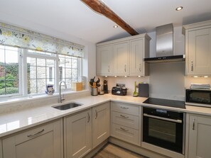 Refrigerador, lavavajillas, tetera/pava eléctrica, tostadora