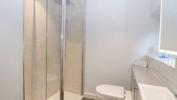 Cottage | Bathroom | Shower