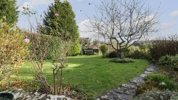 Cottage | Property grounds