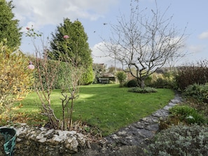 Cottage | Property grounds