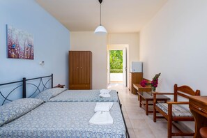 2 habitaciones, caja de seguridad en la habitación y cuna de viaje 