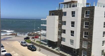 Elegant Seaview Apartment 50 metres from the beach