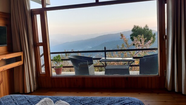 Luxury Double Room | Terrace/patio - Mohan's Binsar Retreat (Almora)
