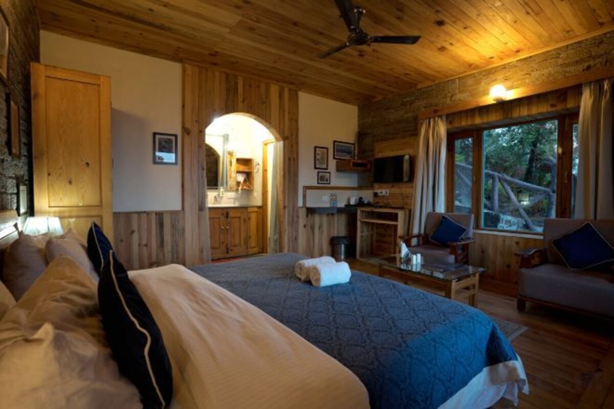 WiFi (free), bed sheets