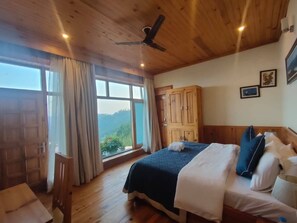 Family Double Room | Free WiFi, bed sheets - Mohan's Binsar Retreat (Almora)