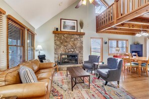 Smart TV, fireplace, DVD player