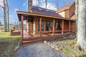 Exterior - Cozy Mountain Chalet. Best of Canaan welcomes Relax Ronnie! (Canaan Valley)