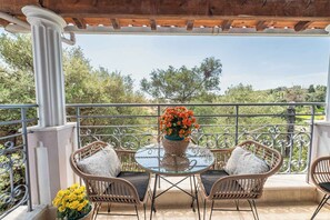 Hochwertige Bettwaren, Pillowtop-Betten, Zimmersafe