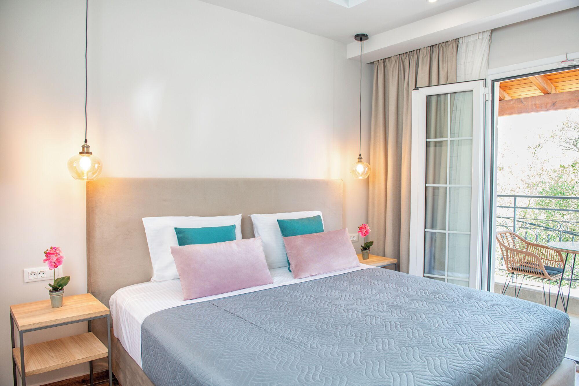 Hochwertige Bettwaren, Pillowtop-Betten, Zimmersafe