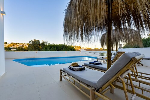 La Mar - By Almarina Villas