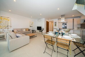 Frigorífic, microones, forn i rentaplats 