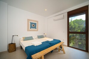 3 quartos, ferros/tábuas de passar roupa, Wi-Fi, roupa de cama