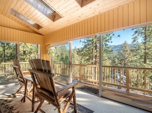 Interior - Grand View Lodge I Hot Tub, Pool Table I Sleeps 12 (Big Bear Lake)