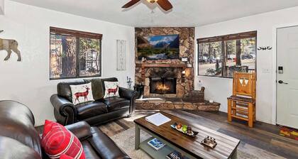 Slopeside Cabin A - Walk to Lifts | Parking