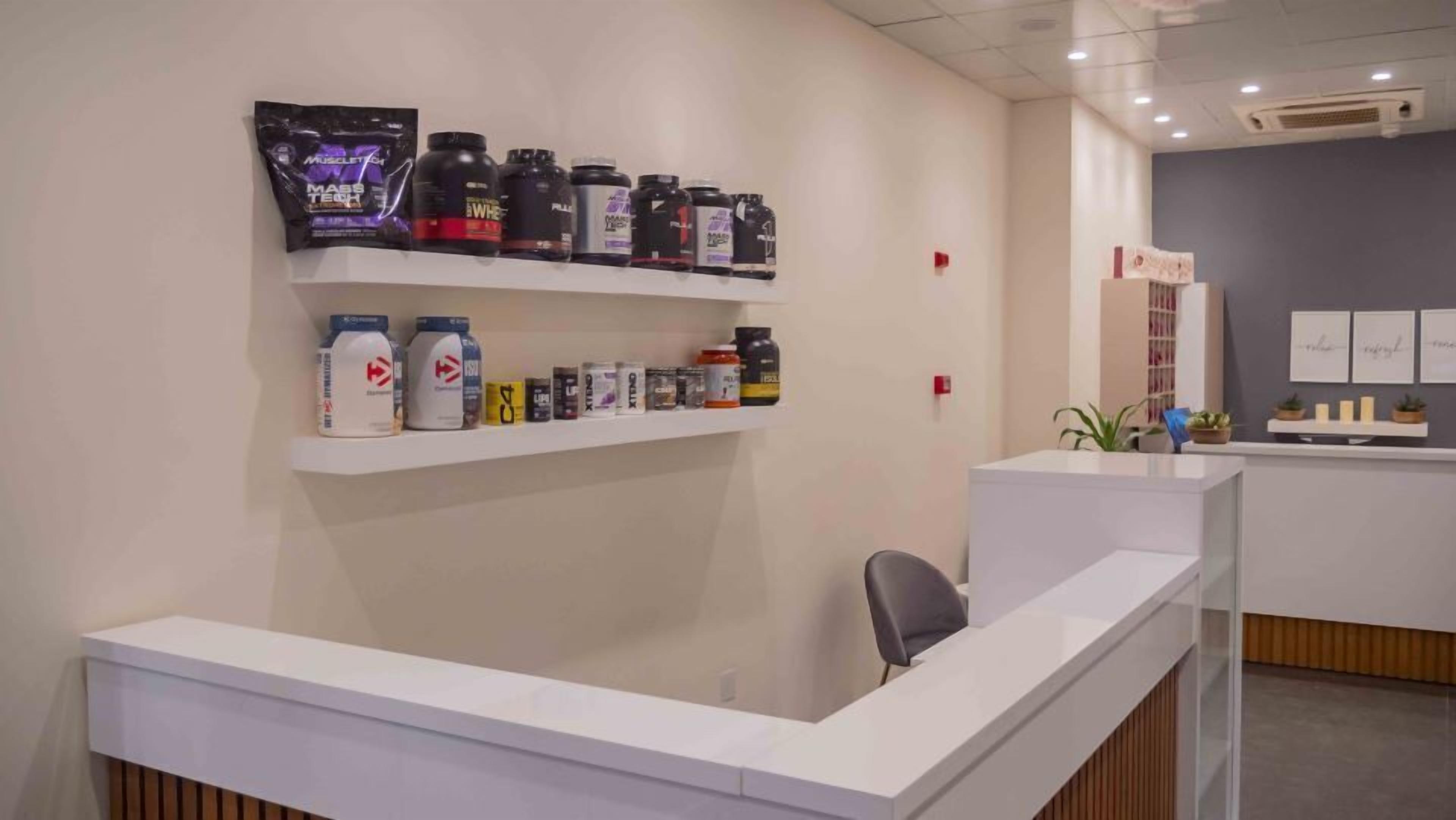 sauna, steam room, hot springs/mineral springs, deep-tissue massages