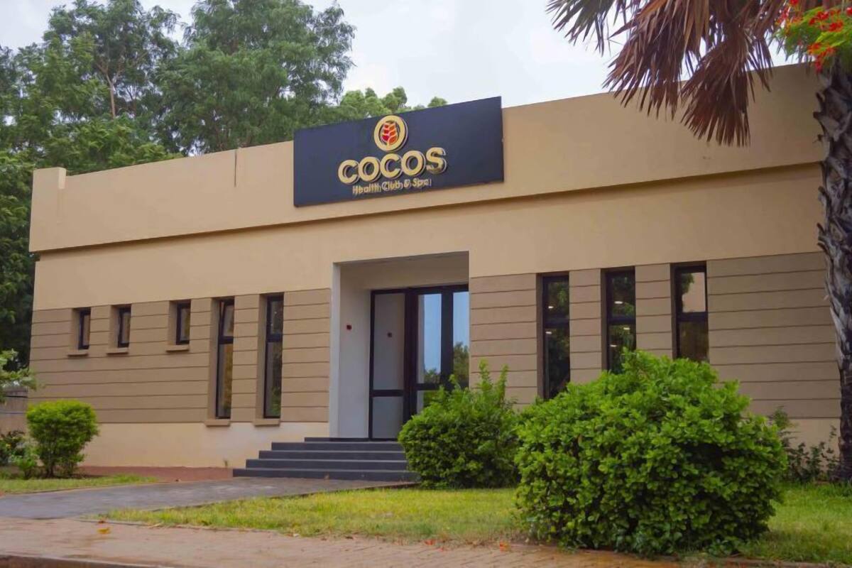 sauna, steam room, hot springs/mineral springs, deep-tissue massages