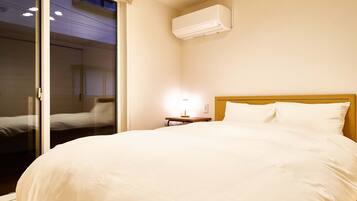 3 bedrooms, desk, iron/ironing board, free WiFi