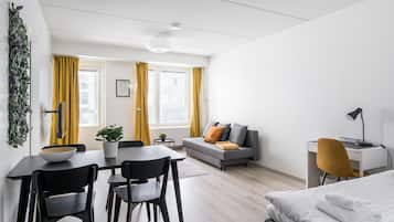 Standard Apartment, 1 Bedroom, Balcony | In-room dining