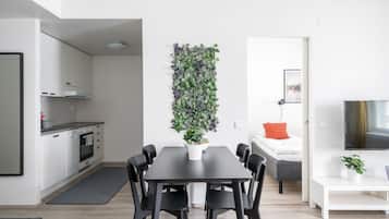 Standard Apartment, 1 Bedroom, Balcony | In-room dining