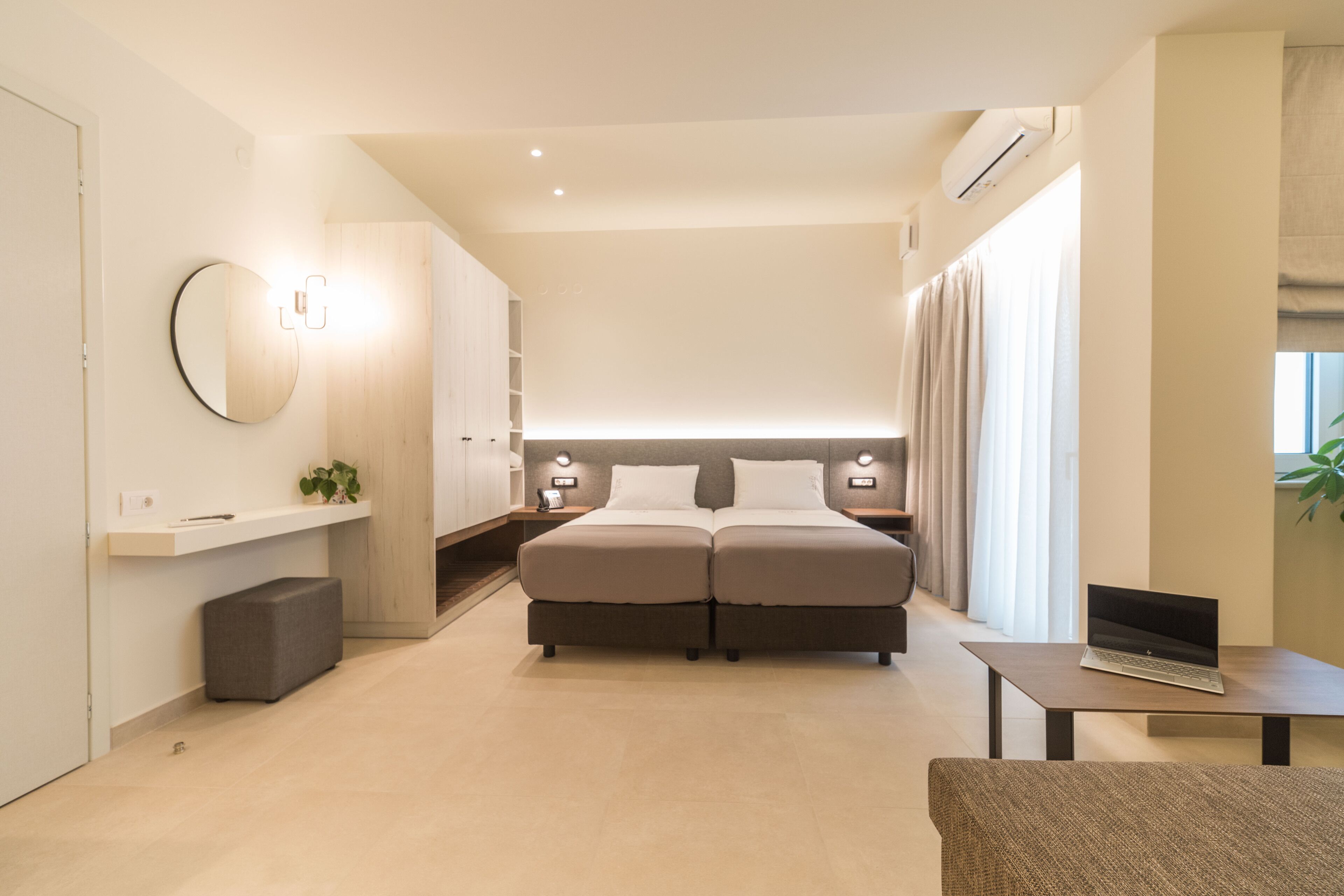 Standard Triple Room | Premium bedding, pillowtop beds, in-room safe, laptop workspace