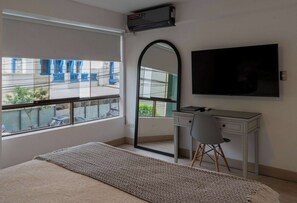 1 bedroom, iron/ironing board, WiFi, bed sheets - w* | Minimalist 1BR w/AC in Miraflores (Miraflores)