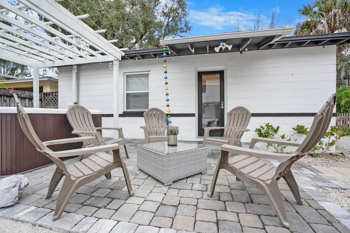Photo 2 of Hot Tub! Free Parking, Retro Cottage, Games