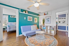 TV, streaming services, offices - Marvelous Mermaid Beach Bungalow, Dog-Friendly (St. Augustine)