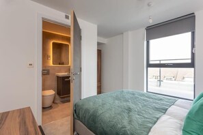 2 soverom, strykejern/-brett, wi-fi og sengetøy