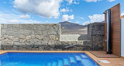 3BR Home - Private Heated Pool - Parking