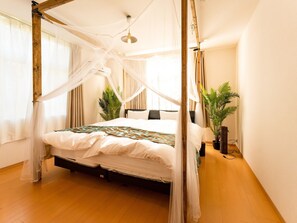 3 室のベッドルーム、デスク、WiFi (無料)、ベッドシーツ