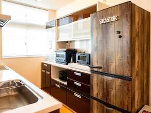 Fridge, microwave, stovetop, toaster