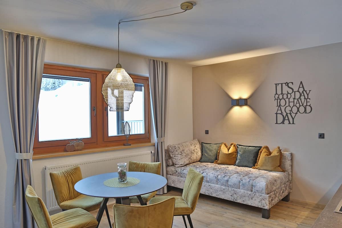 Comfort appartement, privébadkamer, uitzicht op bergen | Gemeenschappelijke keuken