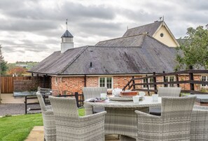 屋外ダイニングエリア