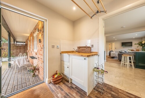 Positioned in a tranquil and totally private setting, Stables Cottage is a beautifully converted for